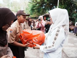 Bupati Gowa Bagikan Seragam Gratis Pastikan Tak Ada Lagi Anak Putus Sekolah
